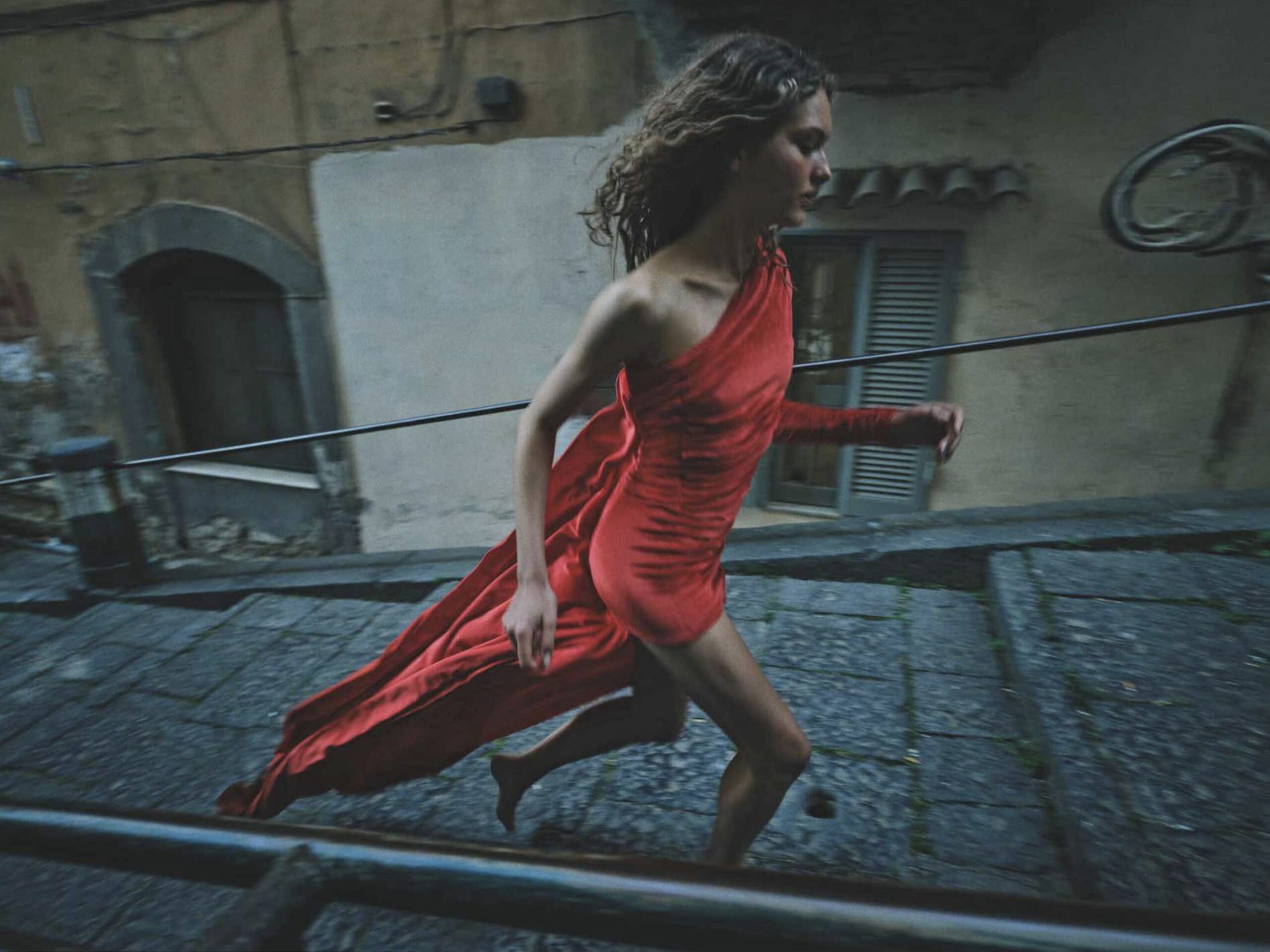 Current Mood: A Red Dress & Gold Sandals Keep it Chic Current Mood: A Red Dress & Gold Sandals Keep it Chic